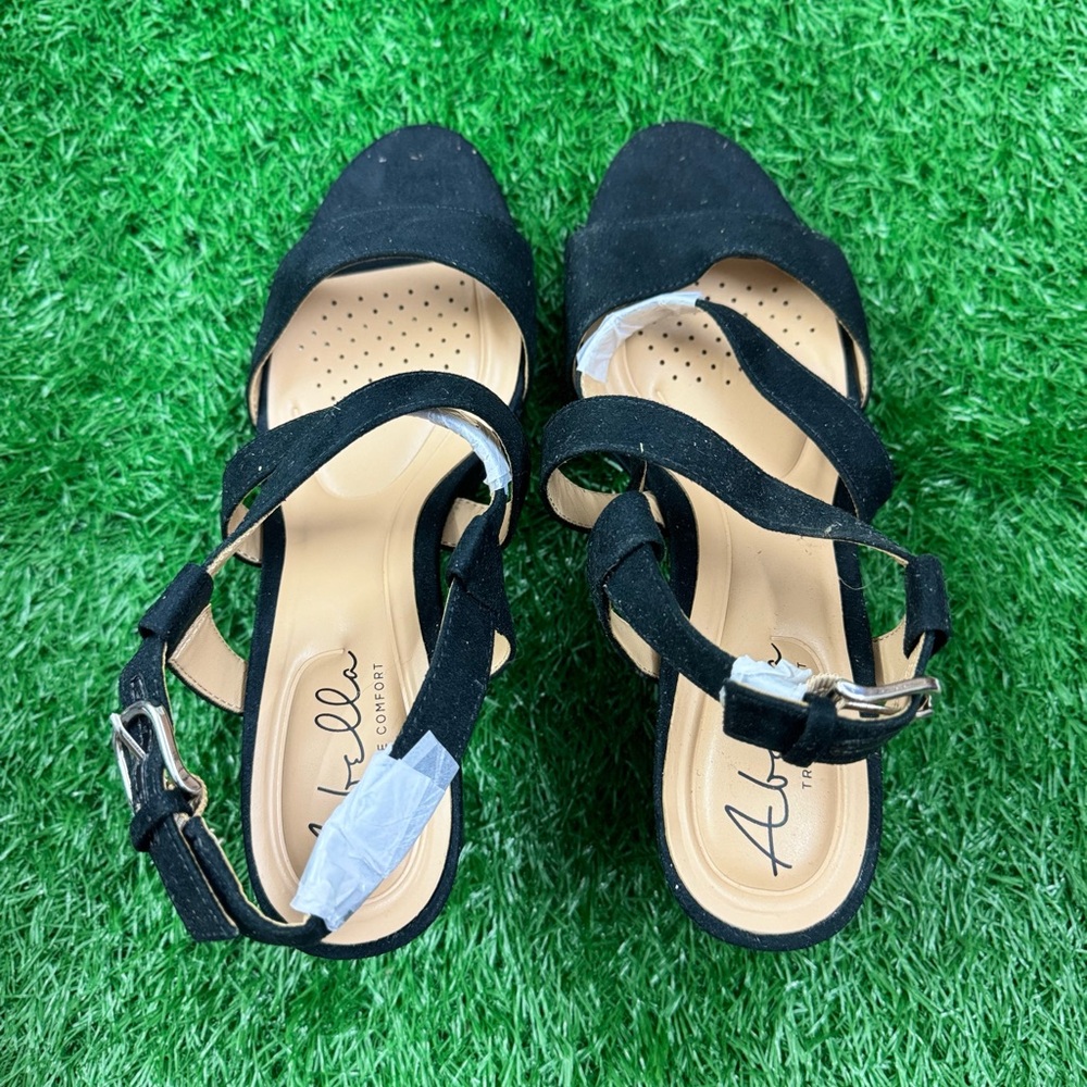 Abella Women’s Heels Size 8